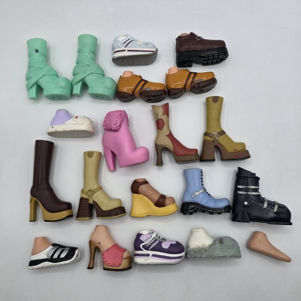Bratz Lot of 16 Doll Single Replacement Shoes Heels Sandals And 2 Pairs Flaws
